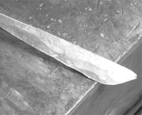 五寸釘によるペーパーナイフの作り方の作り方①
